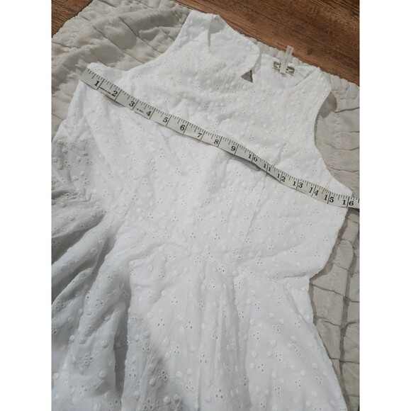 Kirra White Sleeveless Peplum Top Women's Size Medium M Blouse Cutout Back - Picture 4 of 6